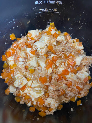 ホットクックレシピ「麻婆豆腐」の調理の様子