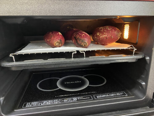ヘルシオウォーターオーブンレシピ「ねっとりあまい焼き芋」の調理画像