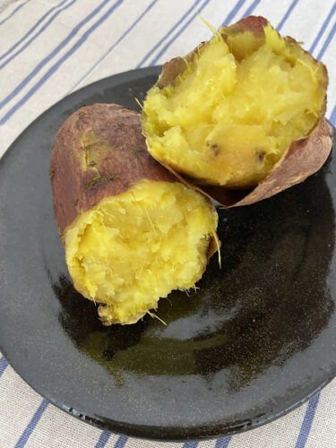 ヘルシオウォーターオーブンレシピ「ねっとりあまい焼き芋」の完成画像