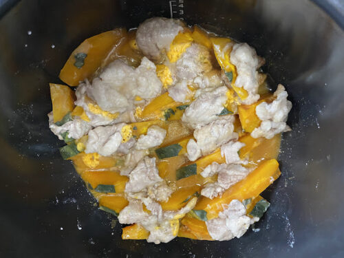 ホットクックレシピ「かぼちゃと豚肉のチーズ巻き」の調理画像