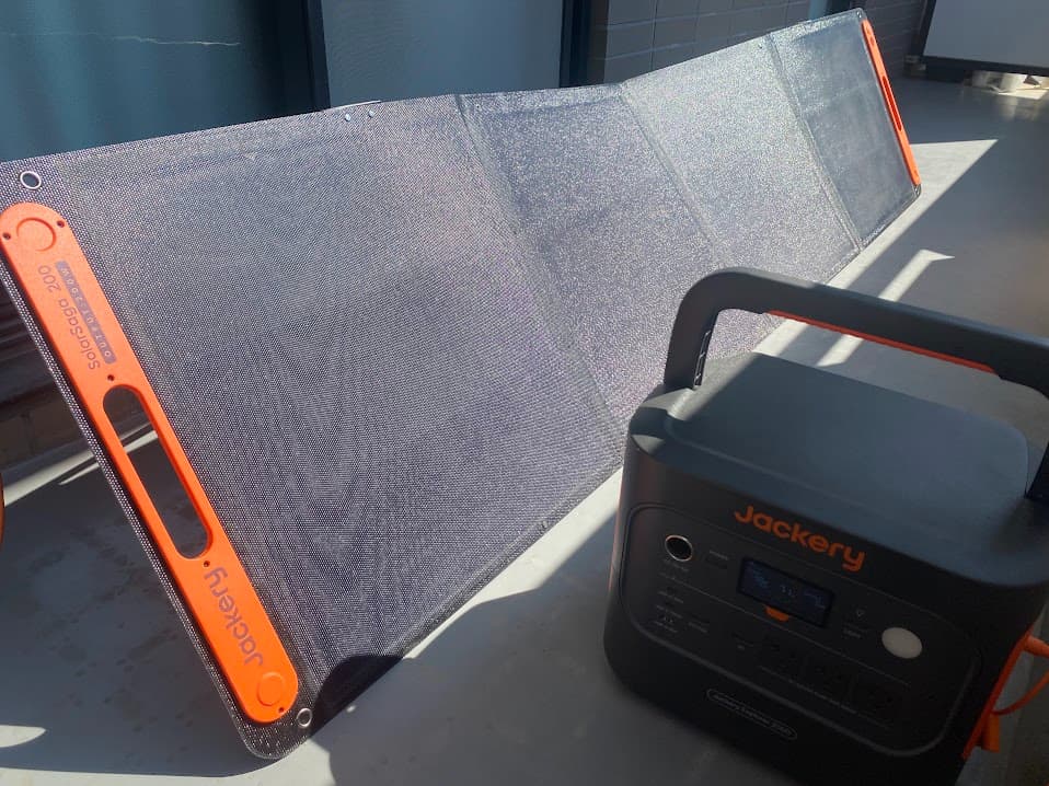わが家のベランダ発電のようす
