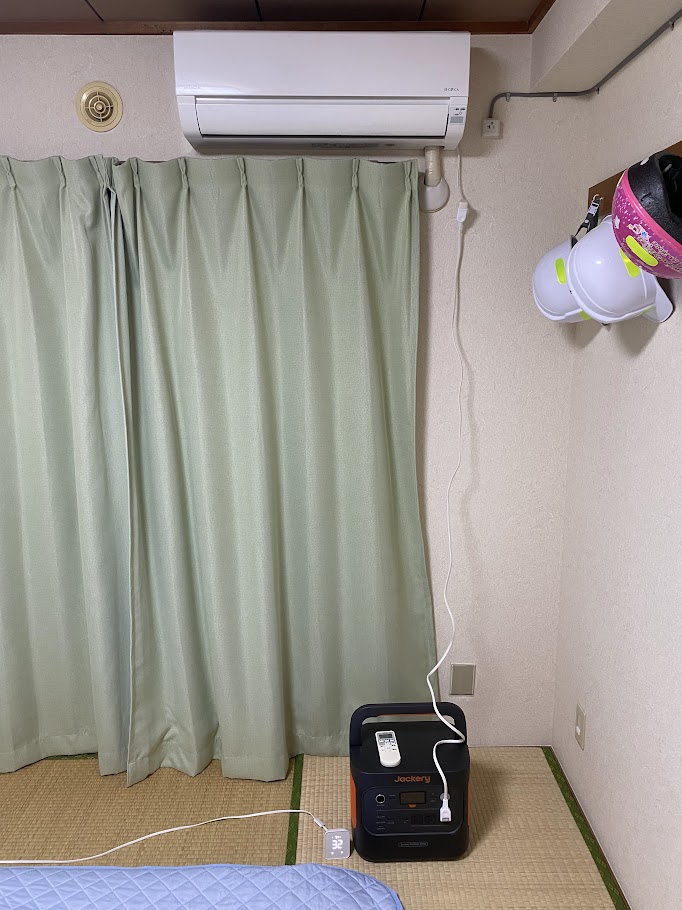 ポータブル電源でエアコンを使用している様子