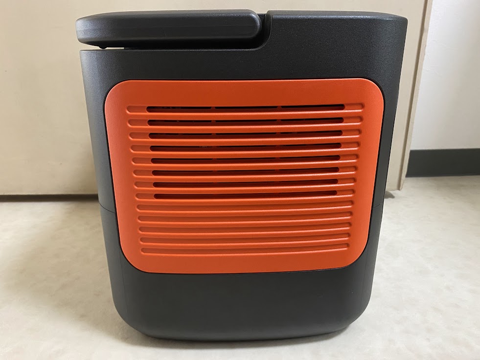 Jackery ポータブル電源 2000 Newの排熱口