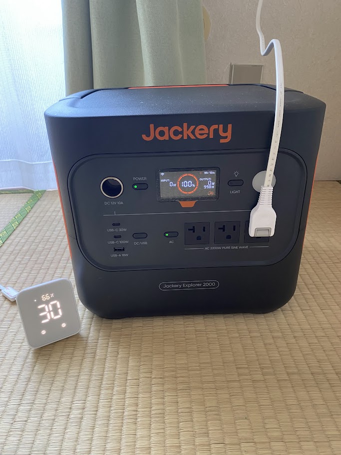 Jackery 2000 Newでエアコンを使う様子